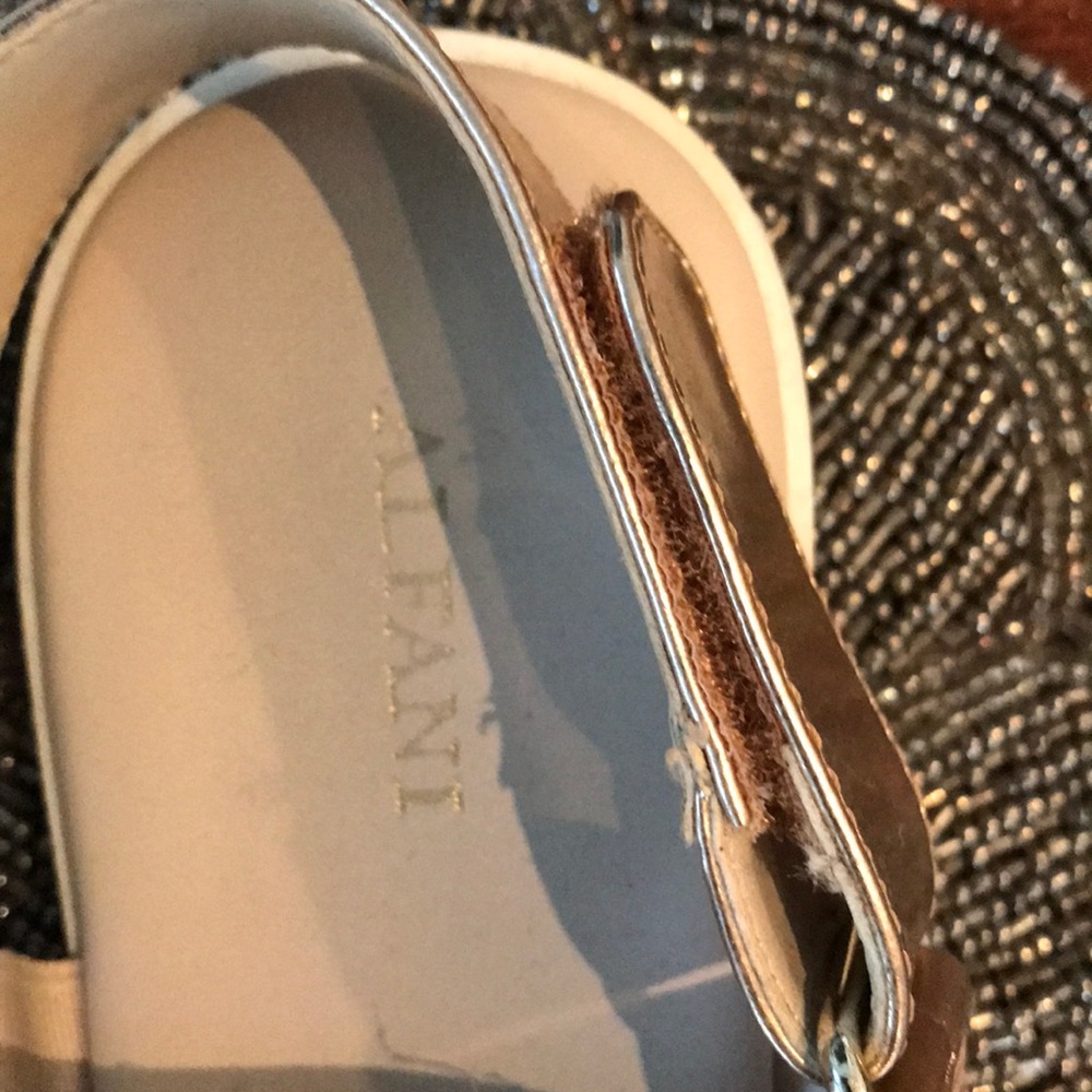 Sandals - Picture 6 of 6